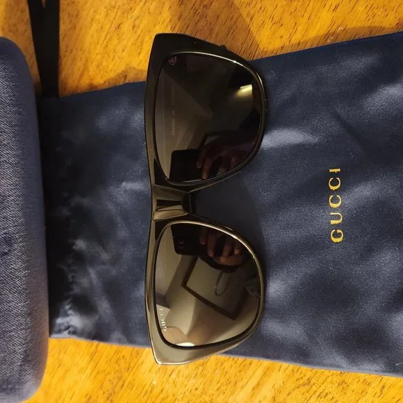 GUCCI Men's Sunglasses - unworn